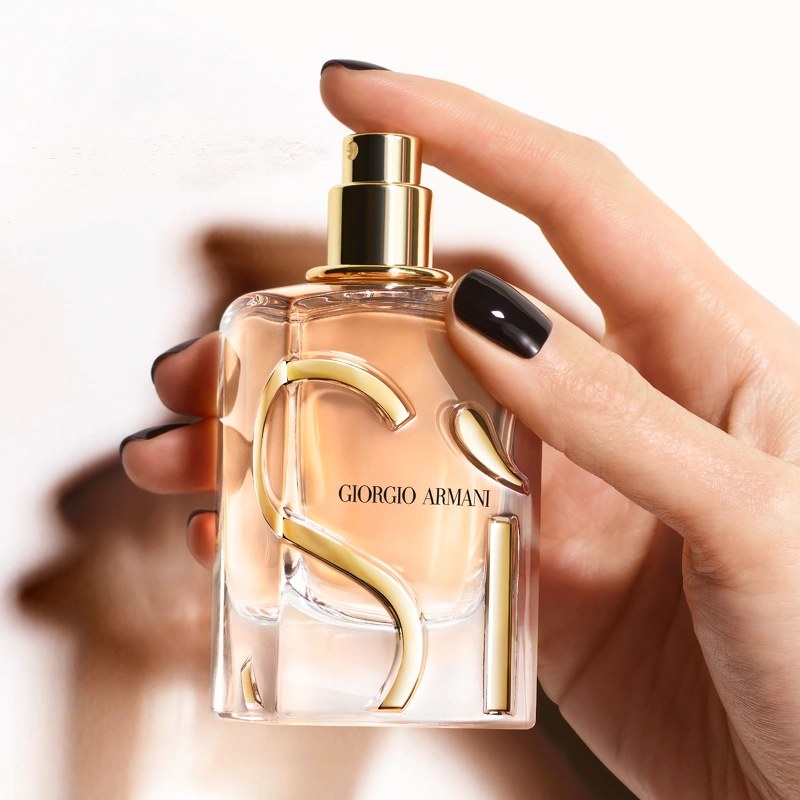 Sì de Giorgio Armani — para ella
